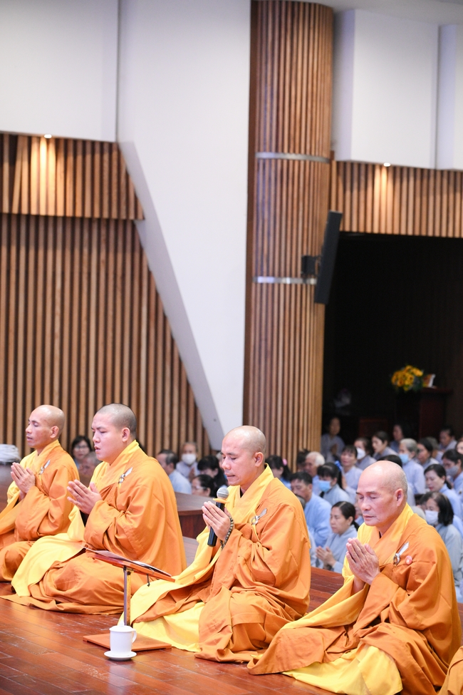 Khoá tu niệm Phật một ngày