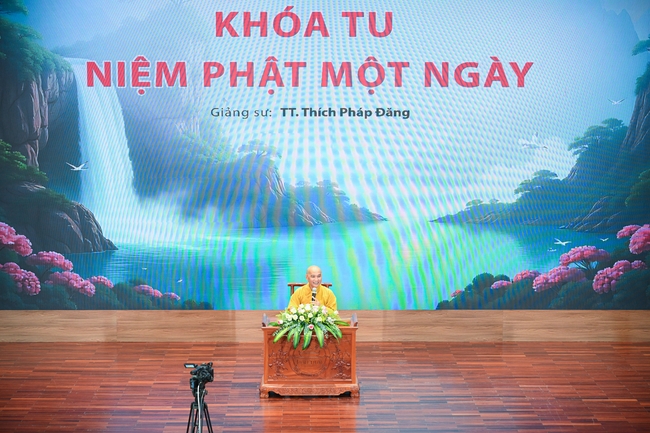 Khoá tu niệm Phật một ngày
