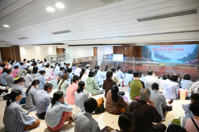 Khoá tu niệm Phật một ngày