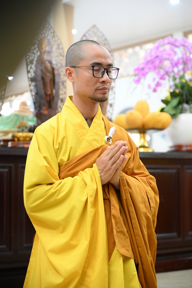 Học sinh trường THPT Nguyễn Văn Cừ cầu nguyện trước kỳ thi