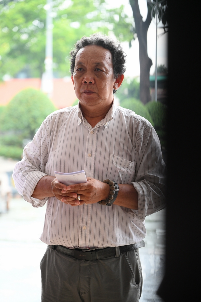 Học sinh trường THPT Nguyễn Văn Cừ cầu nguyện trước kỳ thi