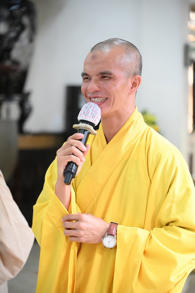 Học sinh trường THPT Nguyễn Văn Cừ cầu nguyện trước kỳ thi