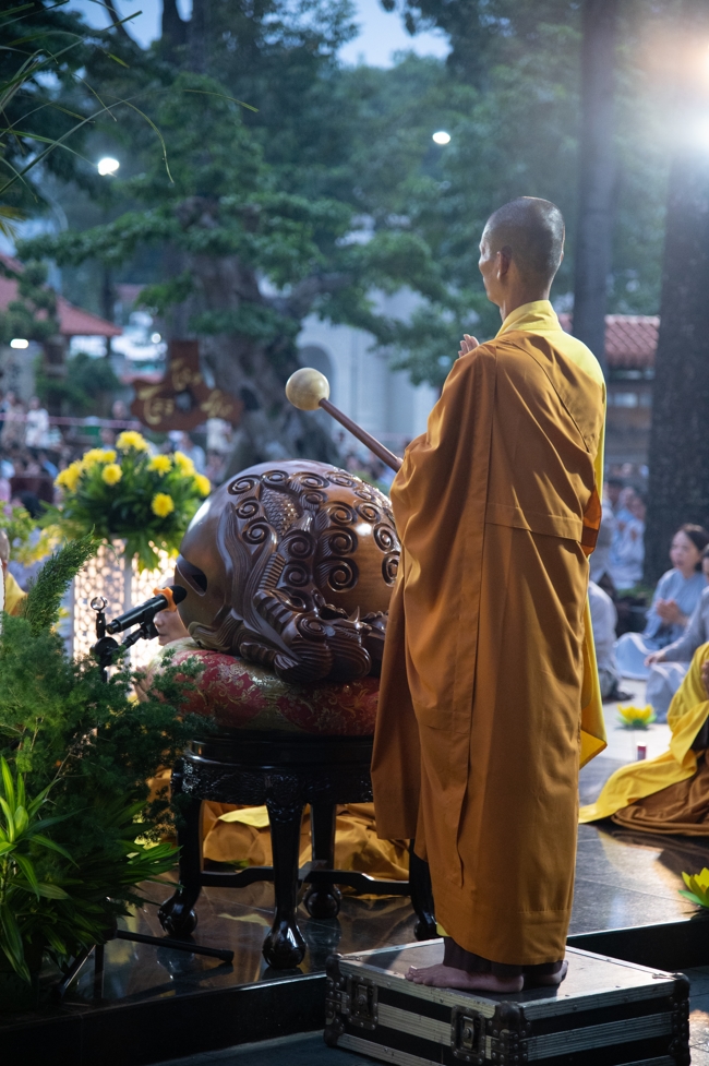 Repentance ceremony to commemorate the Bodhisattva Avalokitesvara achievements