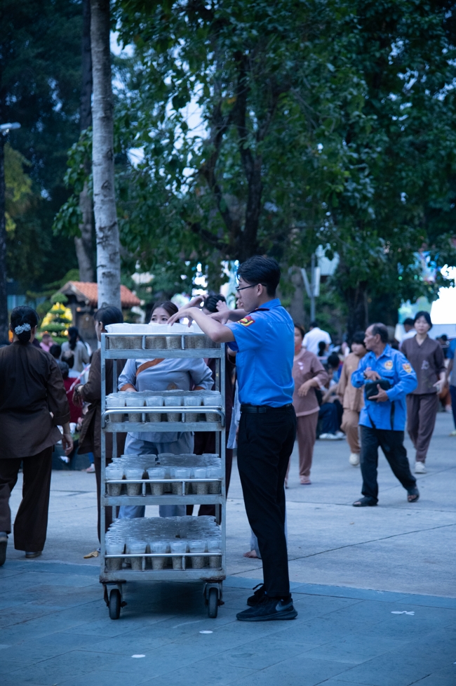 Repentance ceremony to commemorate the Bodhisattva Avalokitesvara achievements