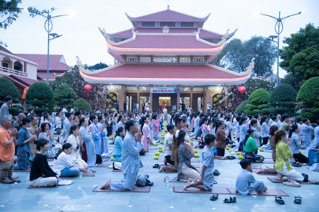 Repentance ceremony to commemorate the Bodhisattva Avalokitesvara achievements