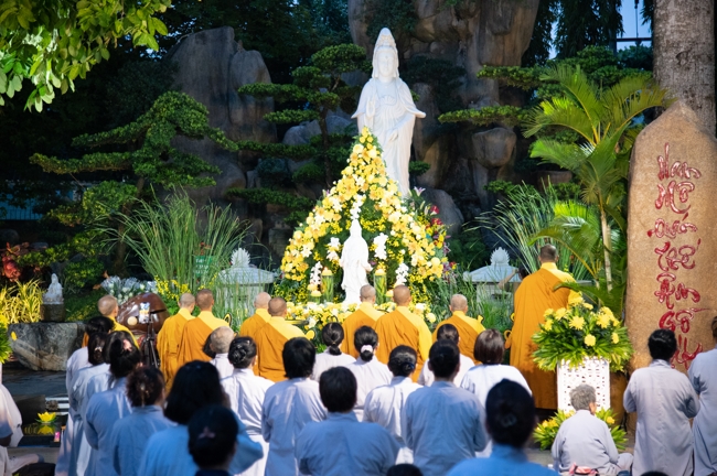 Repentance ceremony to commemorate the Bodhisattva Avalokitesvara achievements
