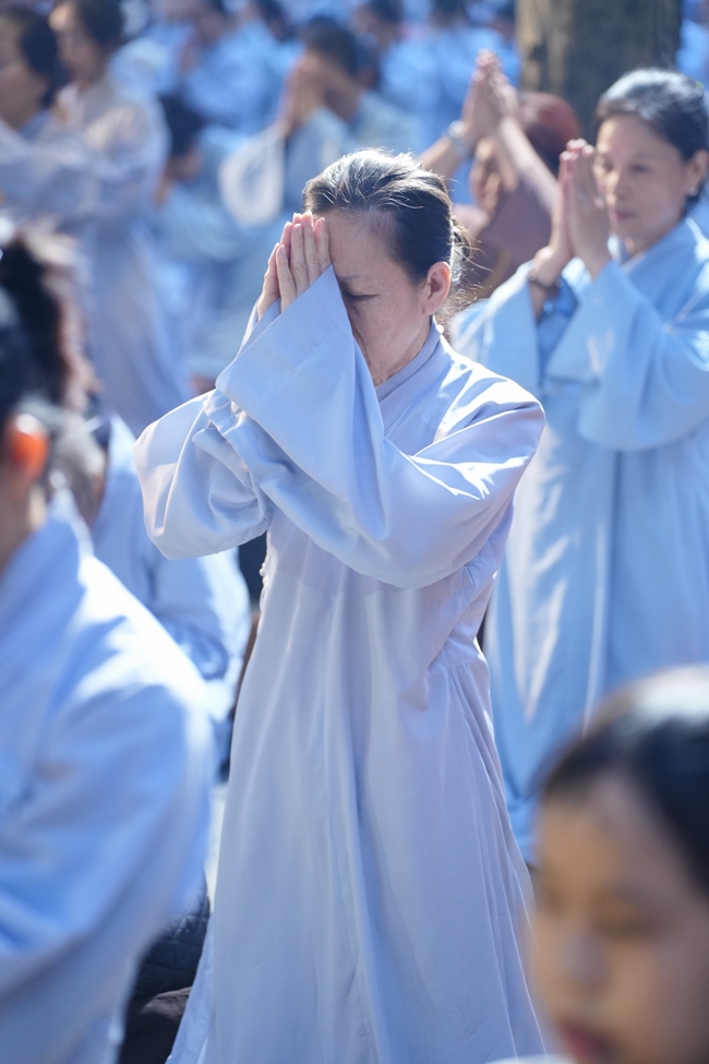 Repentance ceremony to commemorate the Bodhisattva Avalokitesvara achievements