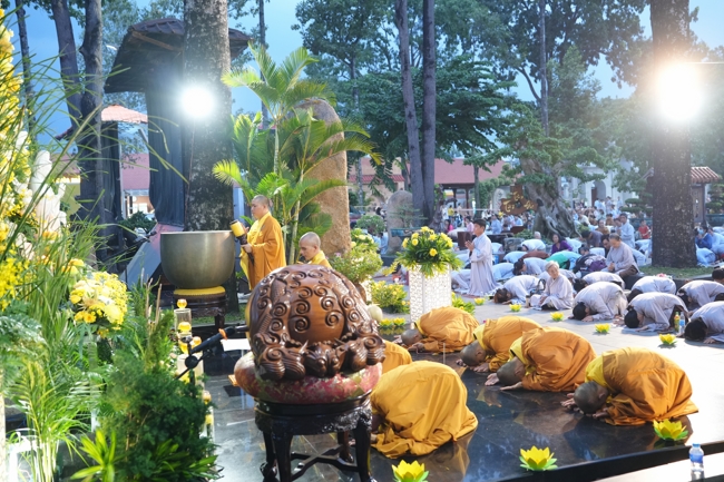 Repentance ceremony to commemorate the Bodhisattva Avalokitesvara achievements