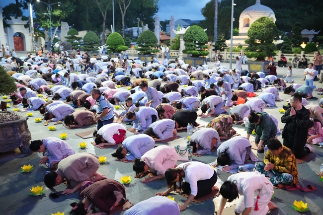 Repentance ceremony to commemorate the Bodhisattva Avalokitesvara achievements