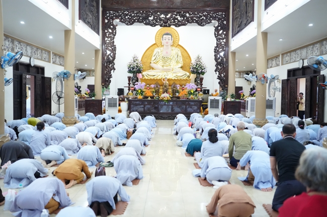 Repentance ceremony to commemorate the Bodhisattva Avalokitesvara achievements