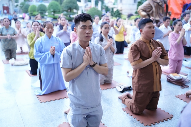 Repentance ceremony to commemorate the Bodhisattva Avalokitesvara achievements
