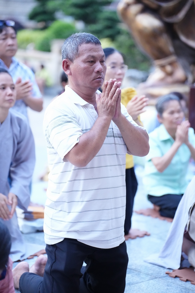 Repentance ceremony to commemorate the Bodhisattva Avalokitesvara achievements