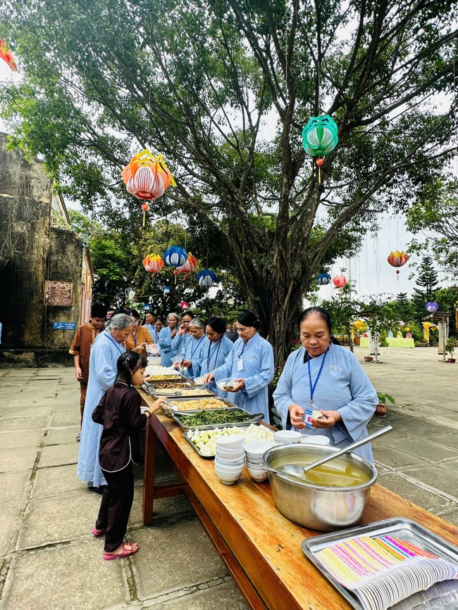 One - Day Practice at Dong Cao pagoda, Thanh Hoa
