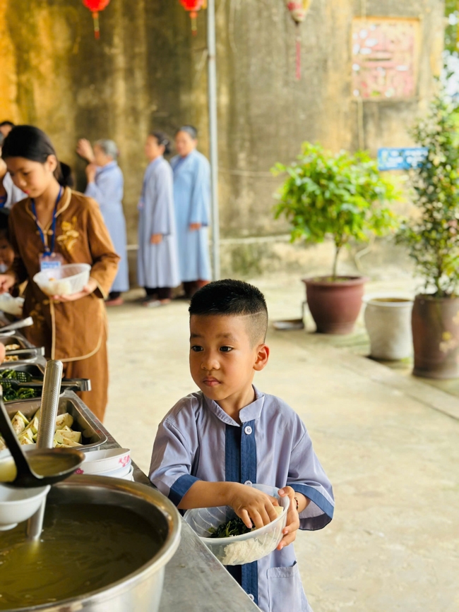 One - Day Practice at Dong Cao pagoda, Thanh Hoa