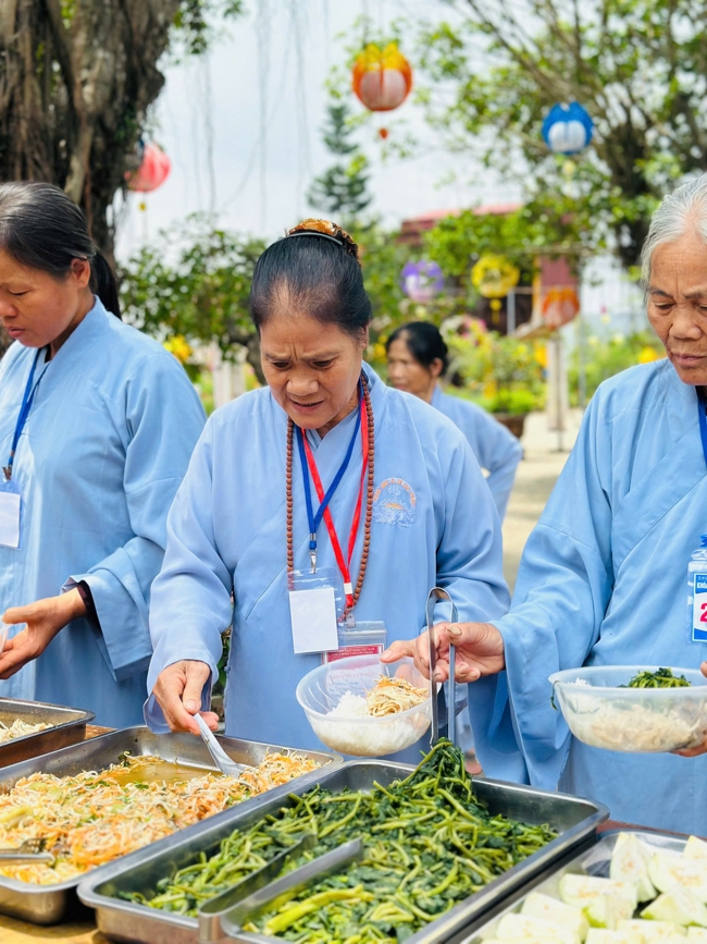 One - Day Practice at Dong Cao pagoda, Thanh Hoa
