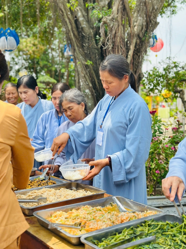 One - Day Practice at Dong Cao pagoda, Thanh Hoa