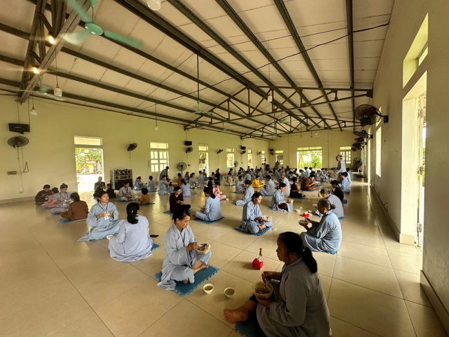 One - Day Practice at Dong Cao pagoda, Thanh Hoa