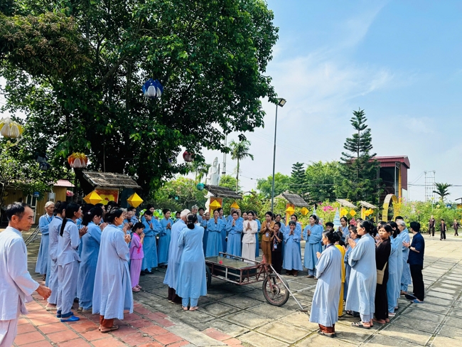 One - Day Practice at Dong Cao pagoda, Thanh Hoa