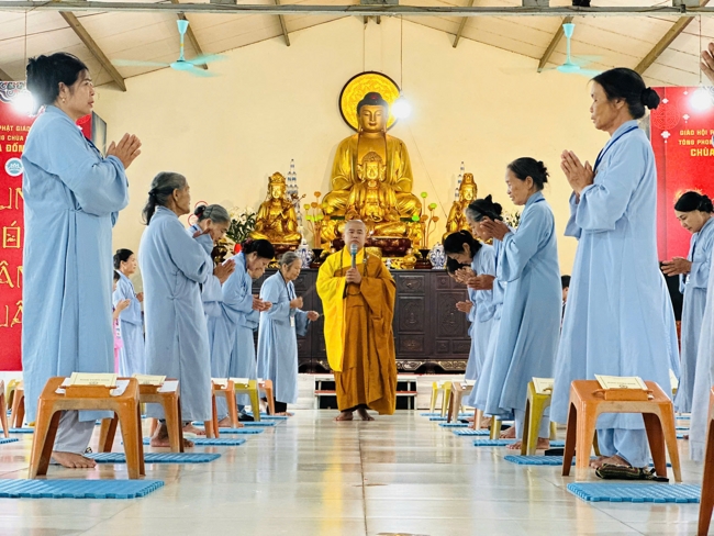 One - Day Practice at Dong Cao pagoda, Thanh Hoa