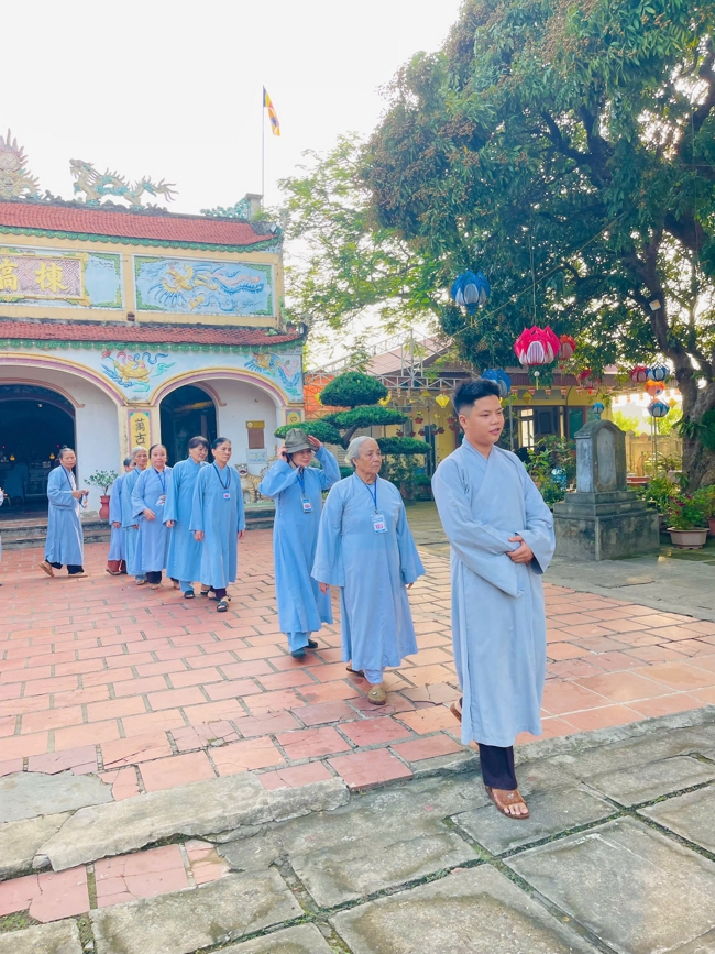One - Day Practice at Dong Cao pagoda, Thanh Hoa