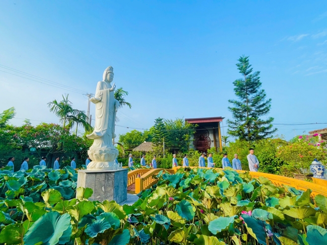 One - Day Practice at Dong Cao pagoda, Thanh Hoa