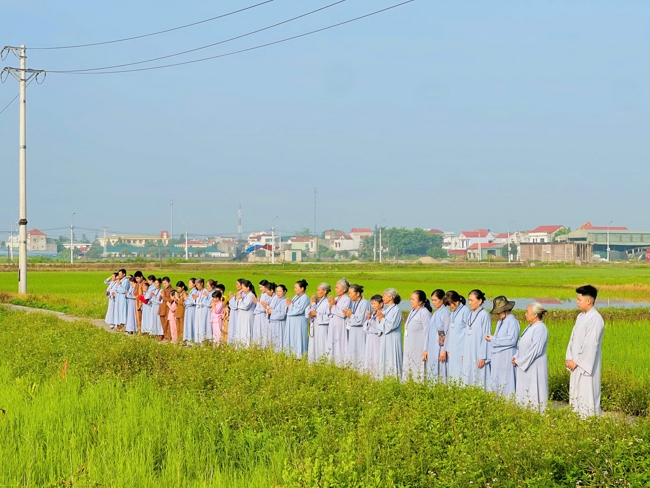 One - Day Practice at Dong Cao pagoda, Thanh Hoa