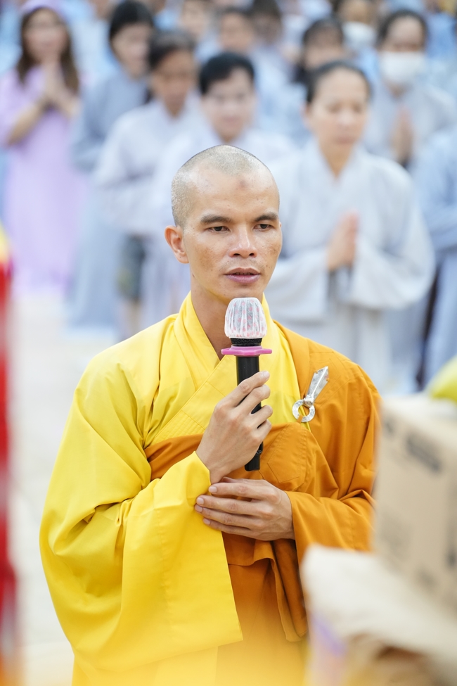 Nhóm Hiểu và Thương chùa Hoằng Pháp: Cúng dường Trường Hạ PL.2569 – DL.2025