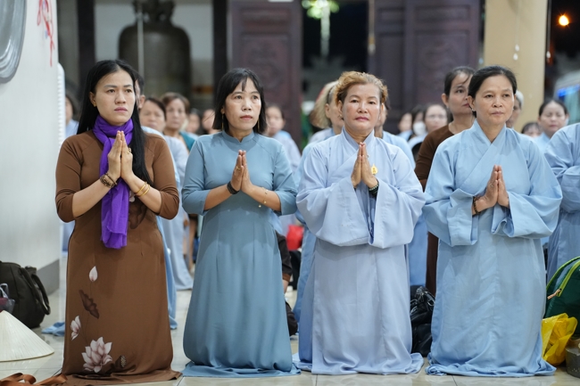 Nhóm Hiểu và Thương chùa Hoằng Pháp: Cúng dường Trường Hạ PL.2569 – DL.2025