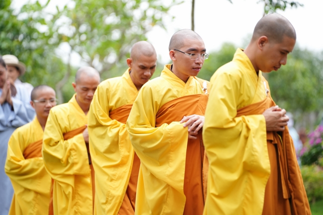 Nhóm Hiểu và Thương chùa Hoằng Pháp: Cúng dường Trường Hạ PL.2569 – DL.2025