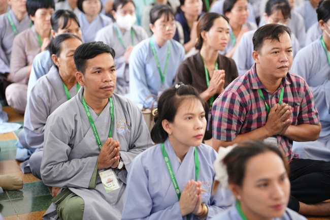 Nhóm Hiểu và Thương chùa Hoằng Pháp: Cúng dường Trường Hạ PL.2569 – DL.2025