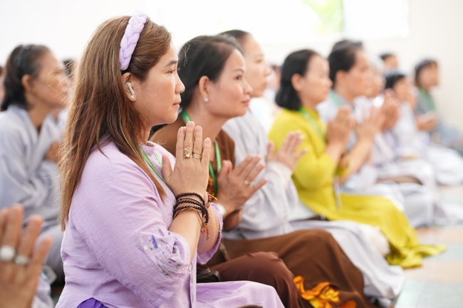 Nhóm Hiểu và Thương chùa Hoằng Pháp: Cúng dường Trường Hạ PL.2569 – DL.2025