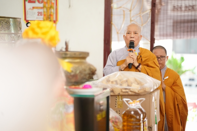 Nhóm Hiểu và Thương chùa Hoằng Pháp: Cúng dường Trường Hạ PL.2569 – DL.2025