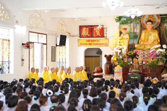 Nhóm Hiểu và Thương chùa Hoằng Pháp: Cúng dường Trường Hạ PL.2569 – DL.2025