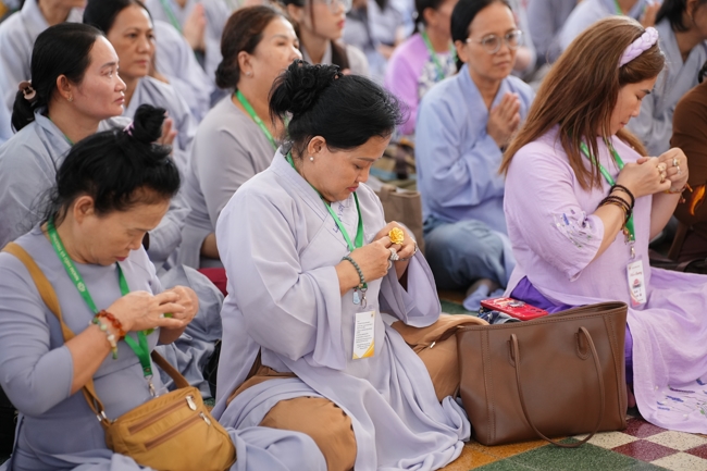 Nhóm Hiểu và Thương chùa Hoằng Pháp: Cúng dường Trường Hạ PL.2569 – DL.2025