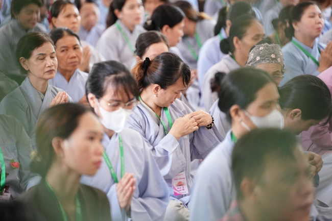 Nhóm Hiểu và Thương chùa Hoằng Pháp: Cúng dường Trường Hạ PL.2569 – DL.2025