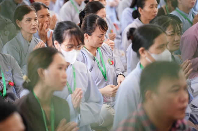 Nhóm Hiểu và Thương chùa Hoằng Pháp: Cúng dường Trường Hạ PL.2569 – DL.2025