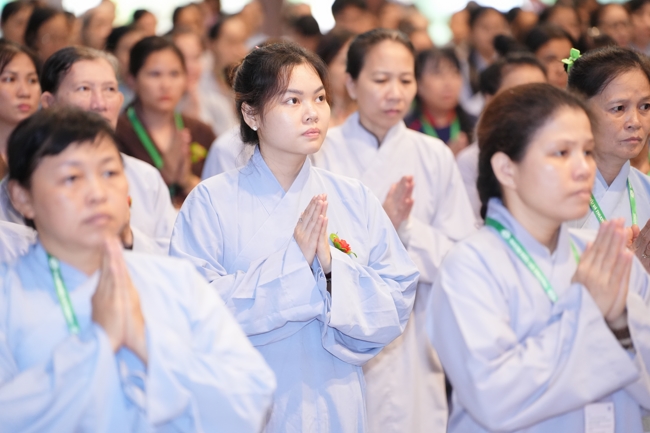 Nhóm Hiểu và Thương chùa Hoằng Pháp: Cúng dường Trường Hạ PL.2569 – DL.2025