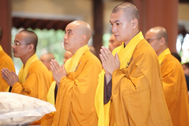 Nhóm Hiểu và Thương chùa Hoằng Pháp: Cúng dường Trường Hạ PL.2569 – DL.2025