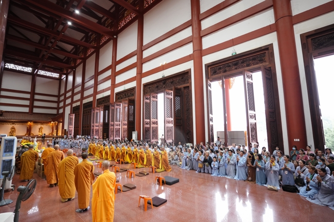 Nhóm Hiểu và Thương chùa Hoằng Pháp: Cúng dường Trường Hạ PL.2569 – DL.2025