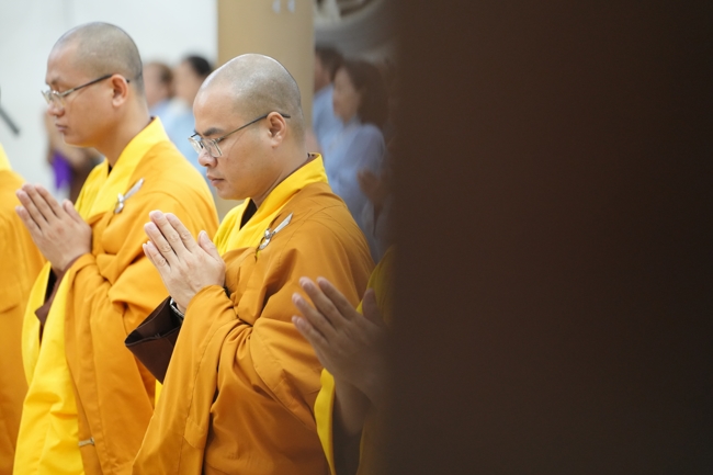 Nhóm Hiểu và Thương chùa Hoằng Pháp: Cúng dường Trường Hạ PL.2569 – DL.2025