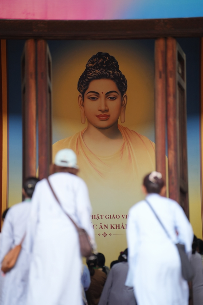 Nhóm Hiểu và Thương chùa Hoằng Pháp: Cúng dường Trường Hạ PL.2569 – DL.2025