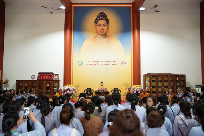 Nhóm Hiểu và Thương chùa Hoằng Pháp: Cúng dường Trường Hạ PL.2569 – DL.2025