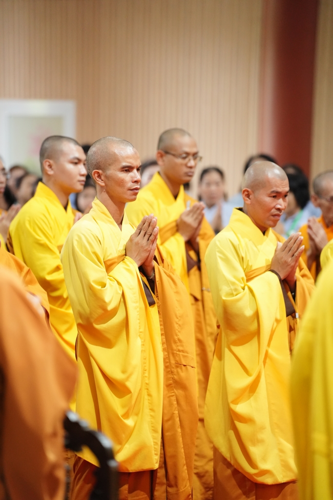 Nhóm Hiểu và Thương chùa Hoằng Pháp: Cúng dường Trường Hạ PL.2569 – DL.2025