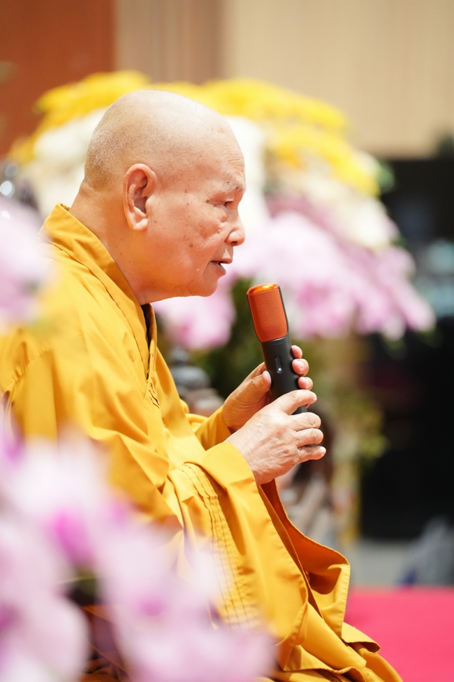 Nhóm Hiểu và Thương chùa Hoằng Pháp: Cúng dường Trường Hạ PL.2569 – DL.2025