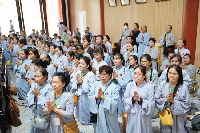 Nhóm Hiểu và Thương chùa Hoằng Pháp: Cúng dường Trường Hạ PL.2569 – DL.2025