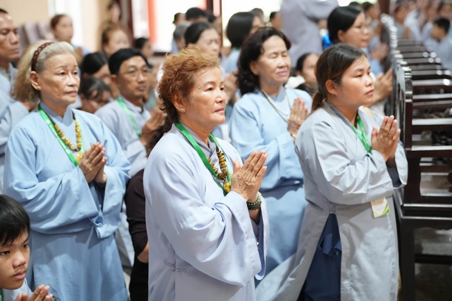 Nhóm Hiểu và Thương chùa Hoằng Pháp: Cúng dường Trường Hạ PL.2569 – DL.2025