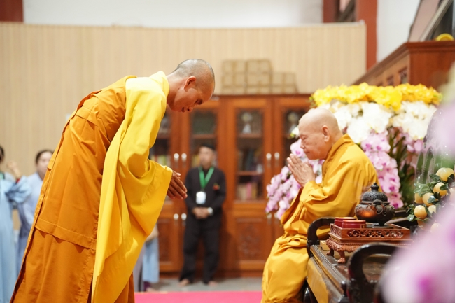 Nhóm Hiểu và Thương chùa Hoằng Pháp: Cúng dường Trường Hạ PL.2569 – DL.2025