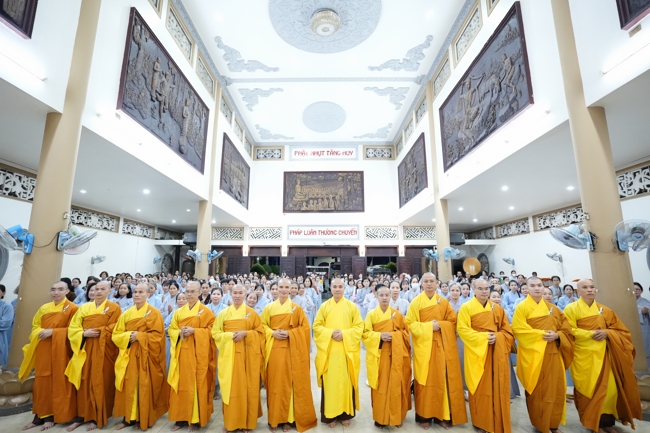 Nhóm Hiểu và Thương chùa Hoằng Pháp: Cúng dường Trường Hạ PL.2569 – DL.2025