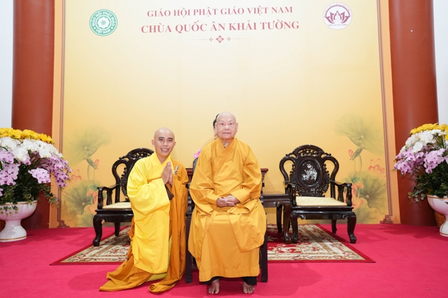 Nhóm Hiểu và Thương chùa Hoằng Pháp: Cúng dường Trường Hạ PL.2569 – DL.2025