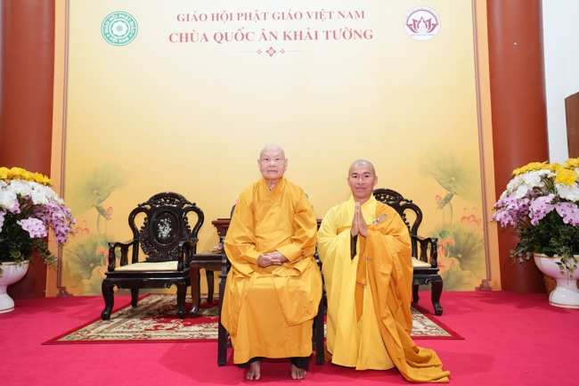 Nhóm Hiểu và Thương chùa Hoằng Pháp: Cúng dường Trường Hạ PL.2569 – DL.2025